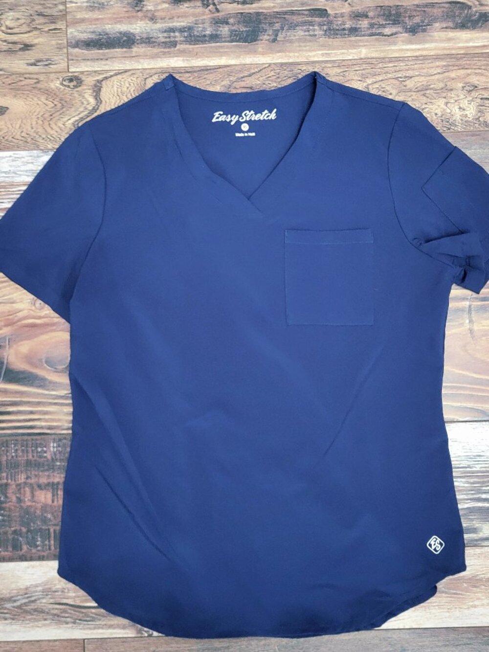 Easy Stretch - Chloe Women’s V-Neck Tuck-In Scrub Top